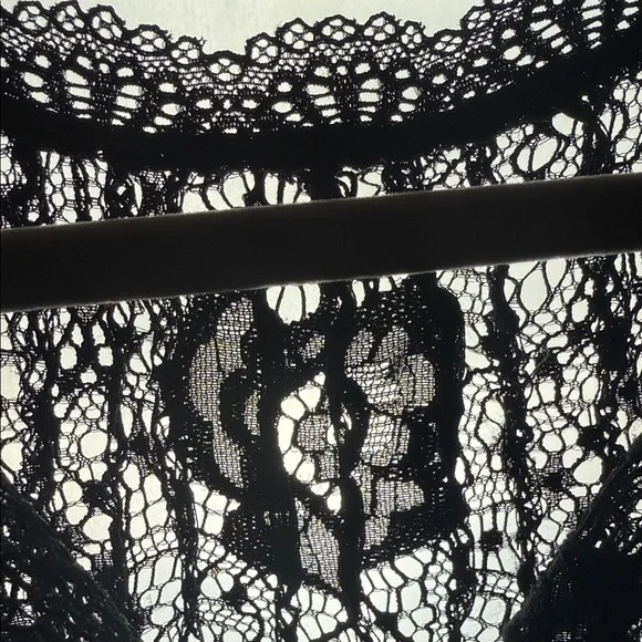 ZARA Full Lace back button Top - Picture 10 of 10